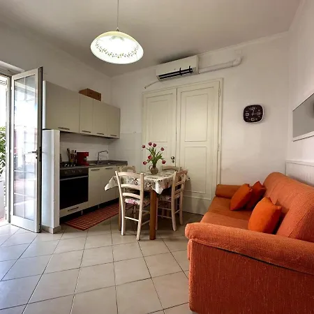 Golden Luxe - House Red Moon Lido di Camaiore