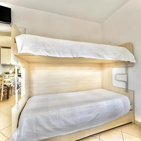 Golden Luxe - House Red Moon * Lido di Camaiore